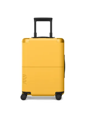 Carry on signature case