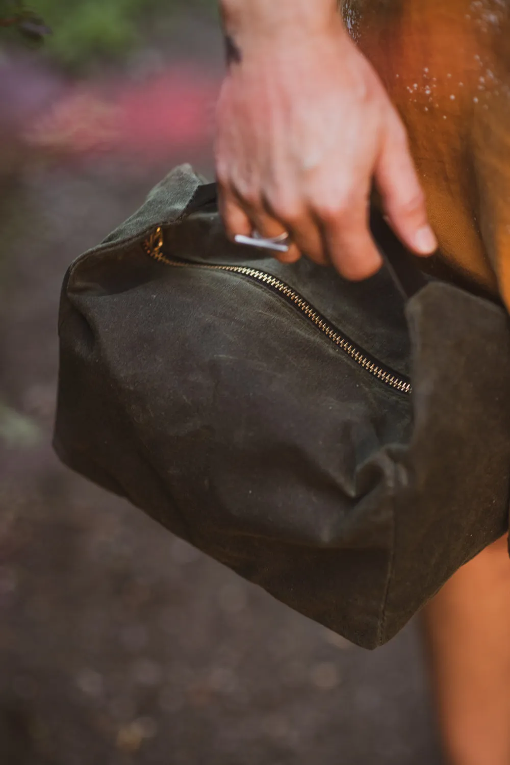 Travel case in waxed canvas DES CARRIÈRES model