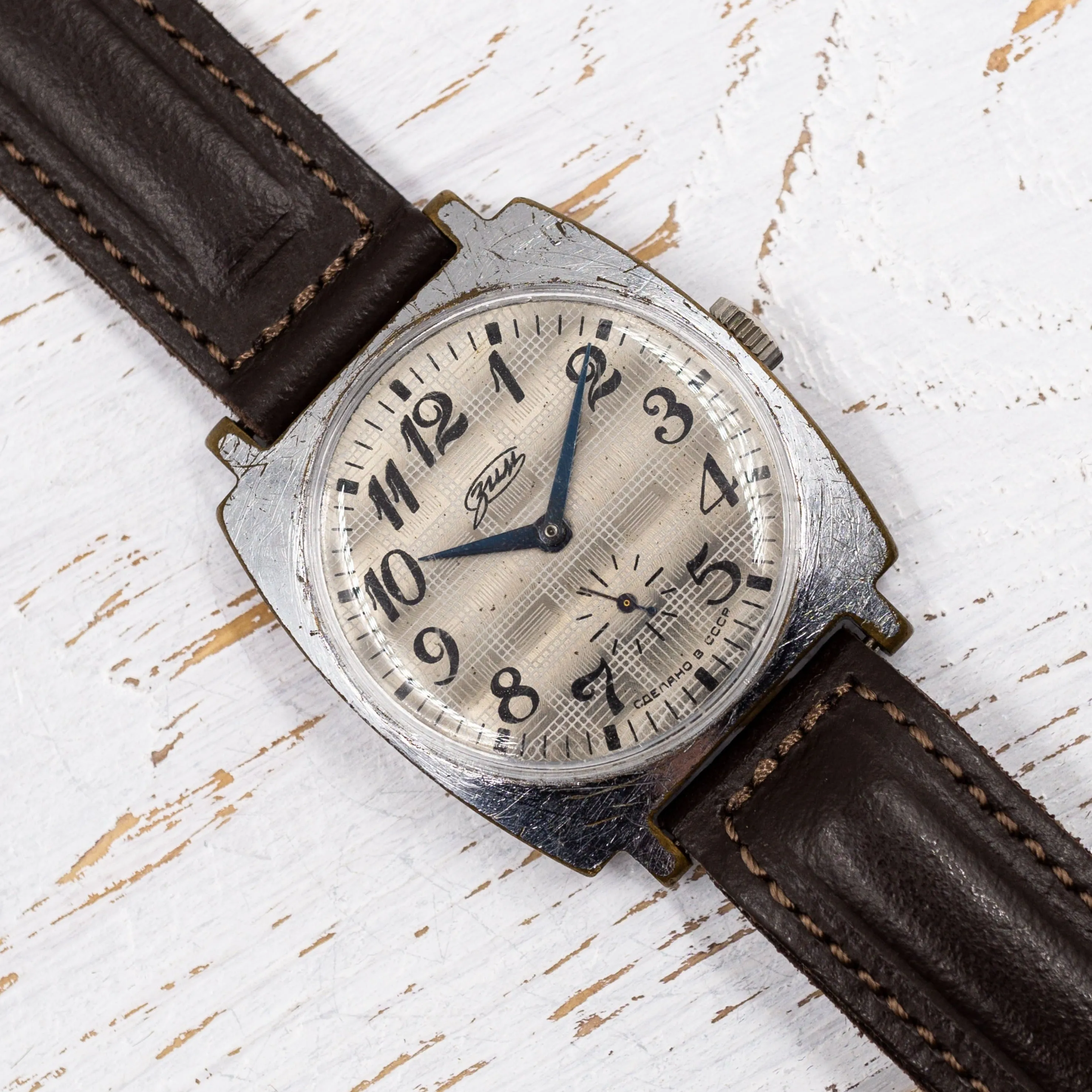 Vintage ZIM Pobeda 2602 Soviet mechanical men's casual watch